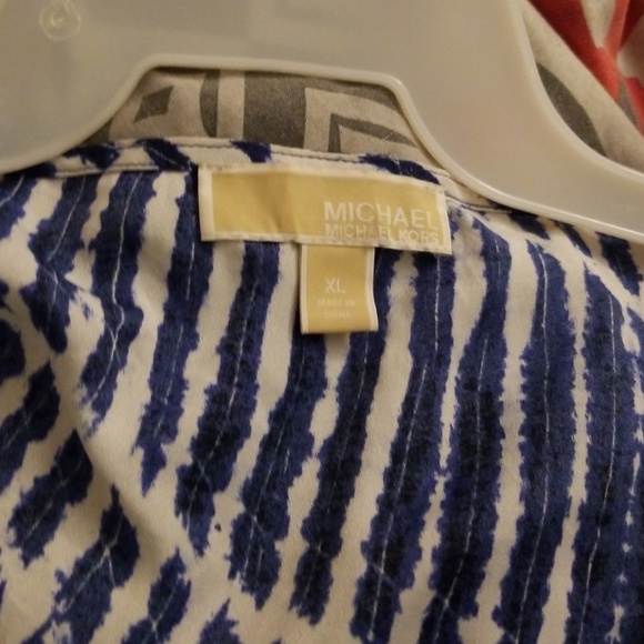 Michael Kors blouse - Picture 2 of 3